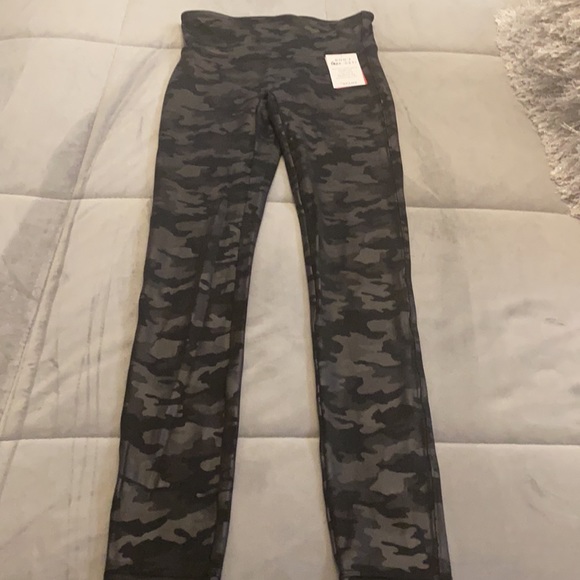 NEW WITH TAGS, Spanx faux leather camo leggings - Picture 2 of 4